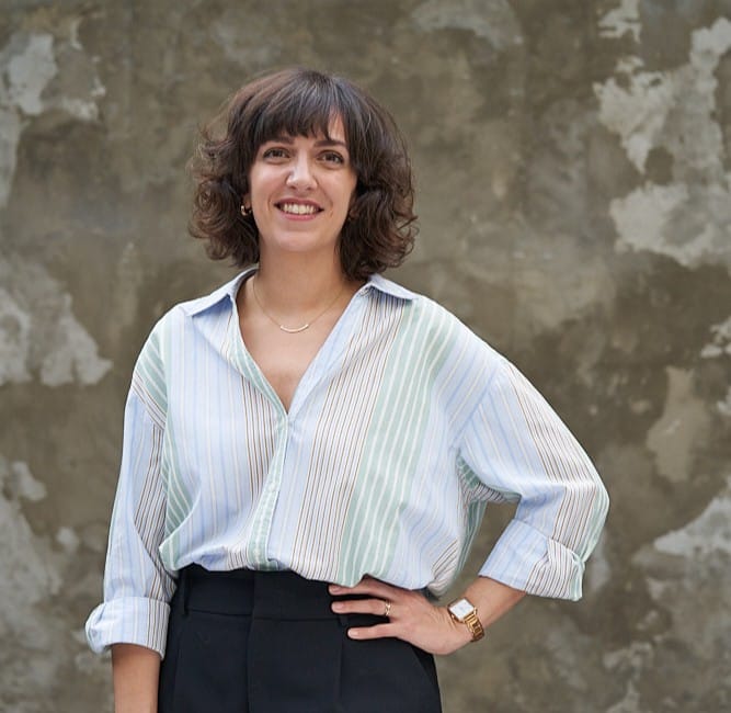 Portrait de Mélyssa Carré, avocate spécialisée dans le droit de l'urbanisme